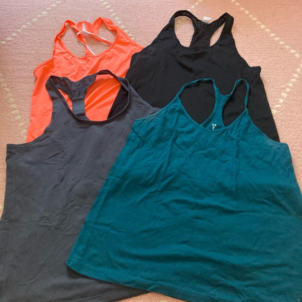 Women’s fitness tanks